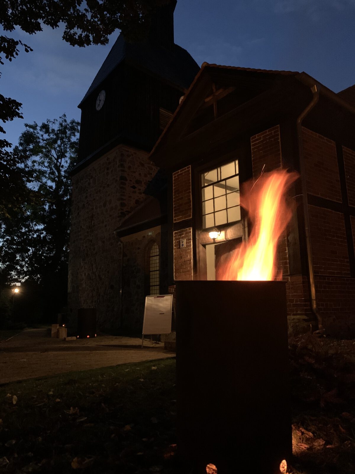 Frühling, Feuer, Gemeinschaft – Die Bedeutung der Osterfeuer